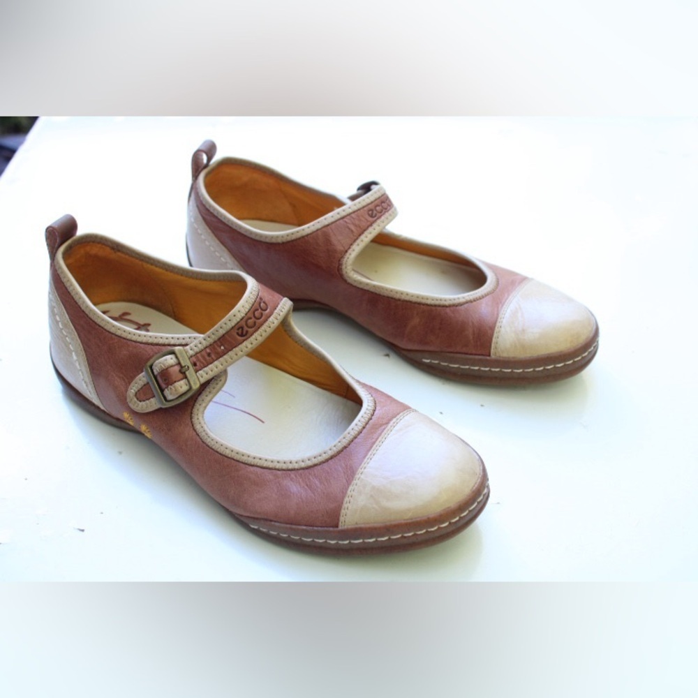 Ecco Women's Two-Tone Pink Tan Mary Jane Flats